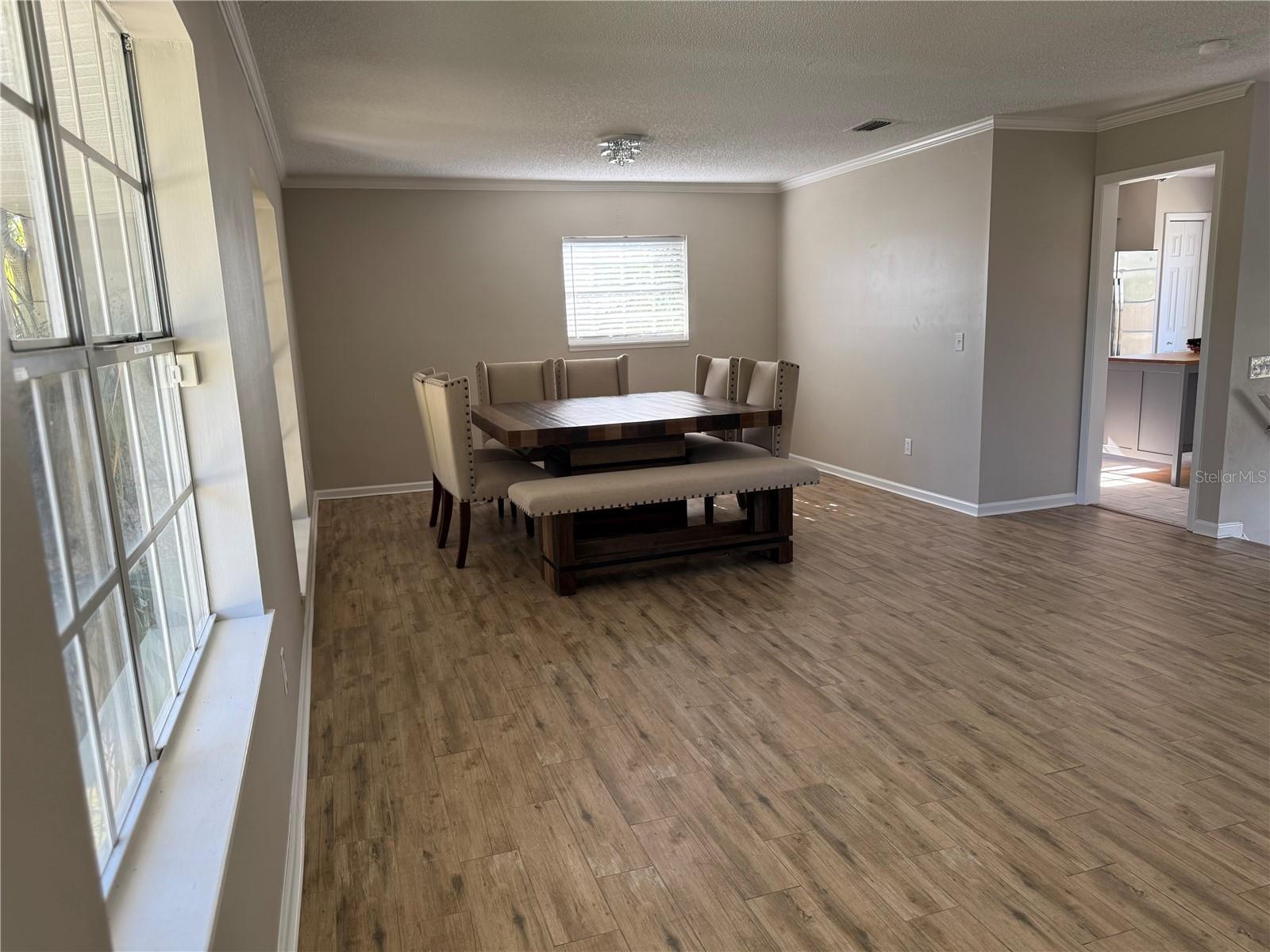 Image 5 of 49 For 489 Deerwood Avenue