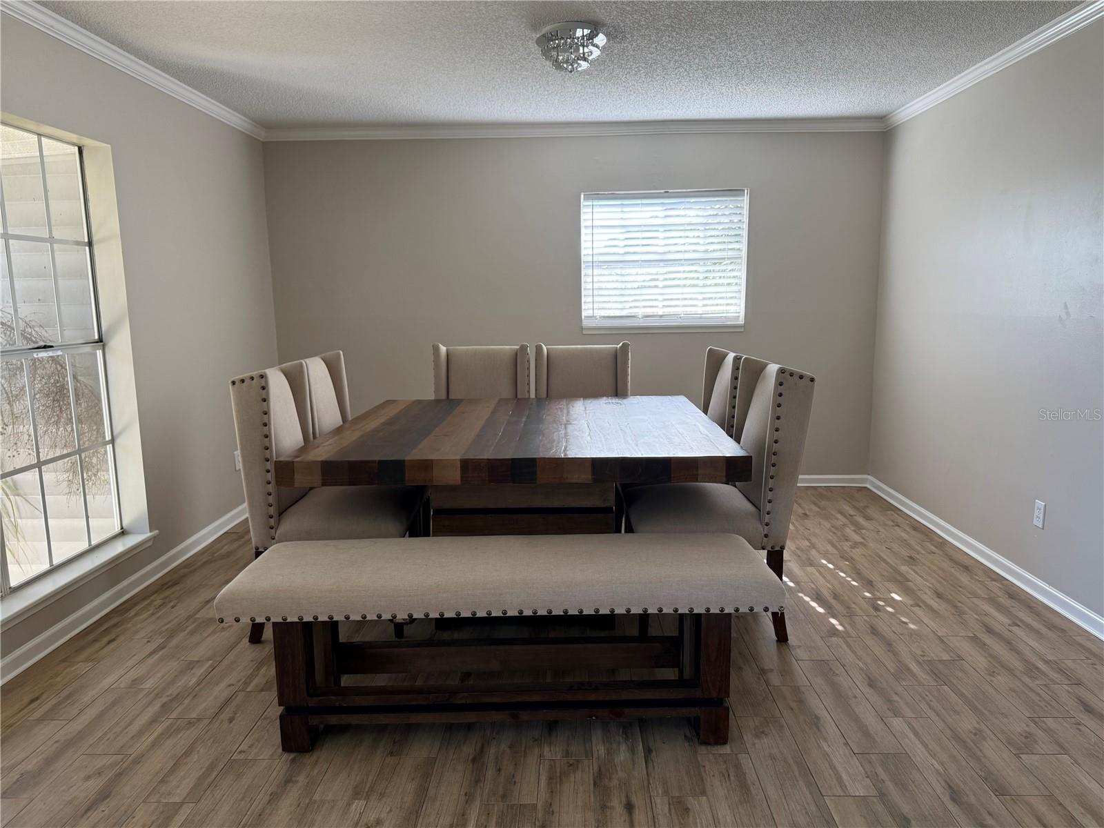 Image 8 of 49 For 489 Deerwood Avenue