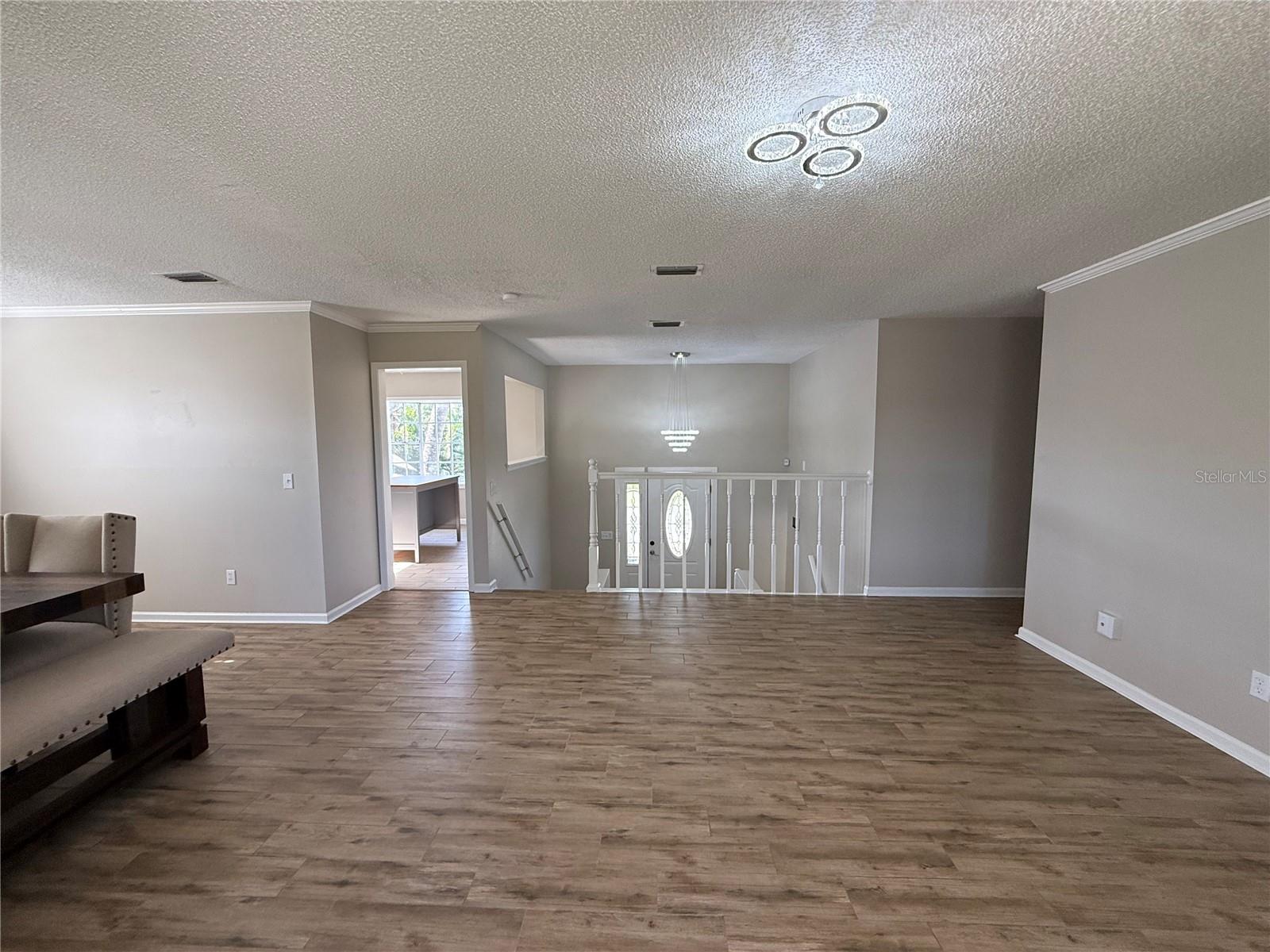 Image 9 of 49 For 489 Deerwood Avenue