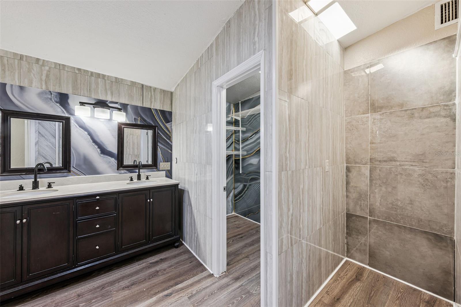 Image 13 of 26 For 219 Bennett Street