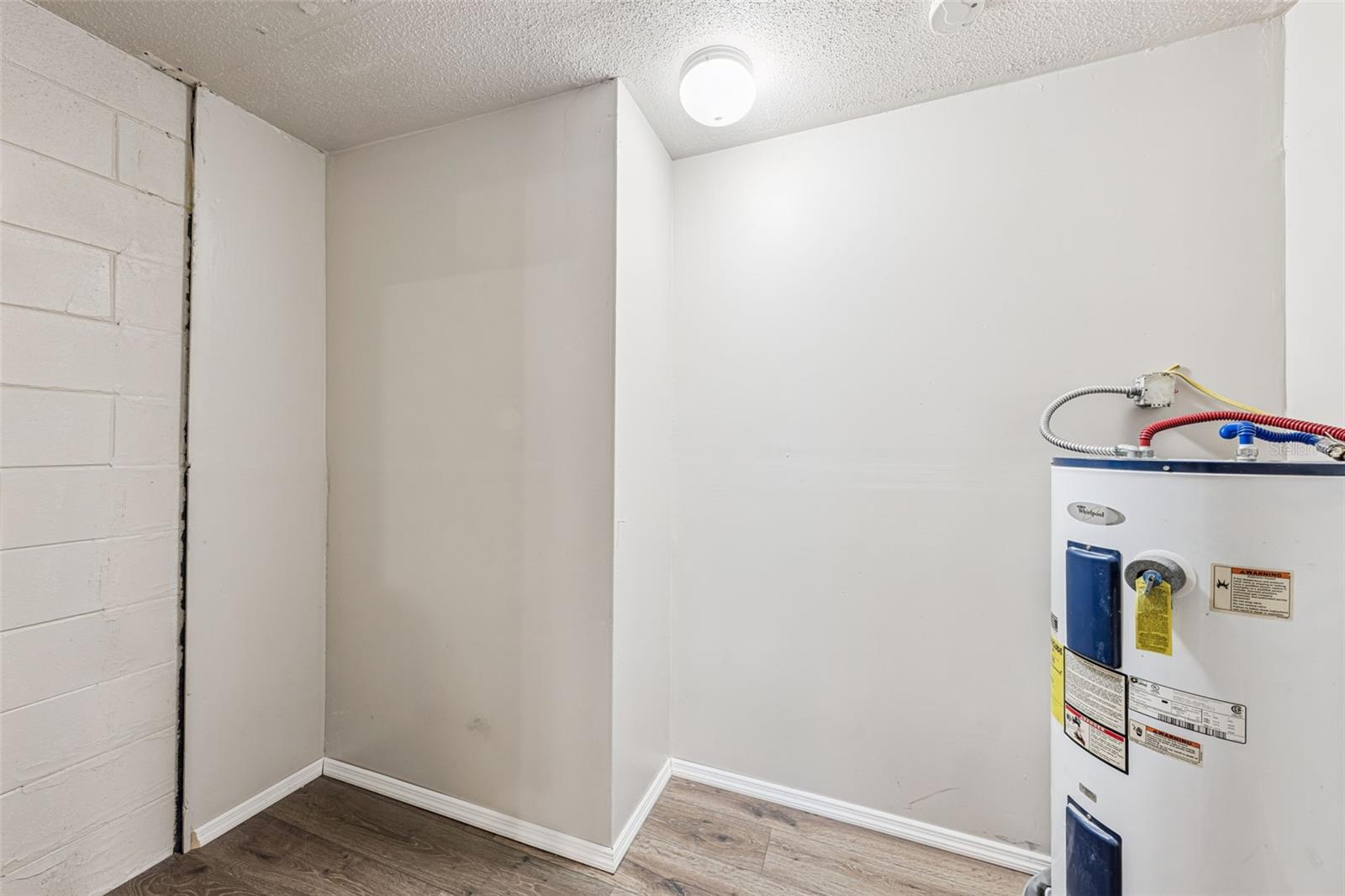 Image 17 of 26 For 219 Bennett Street