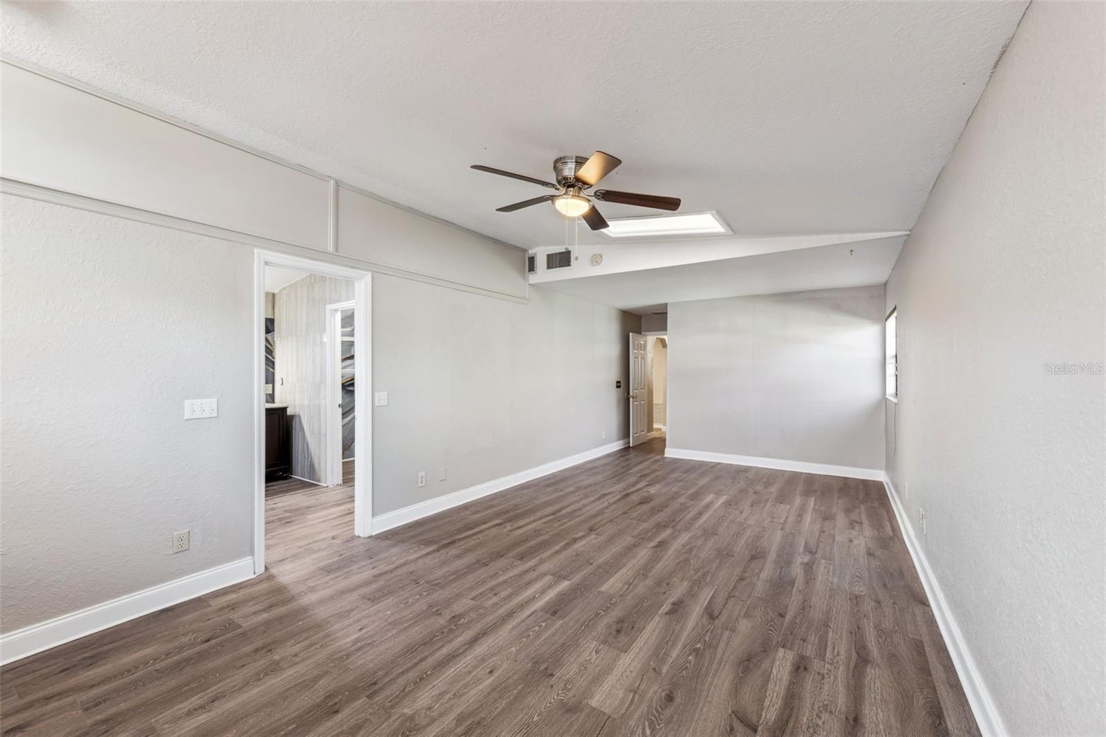 Image 19 of 26 For 219 Bennett Street