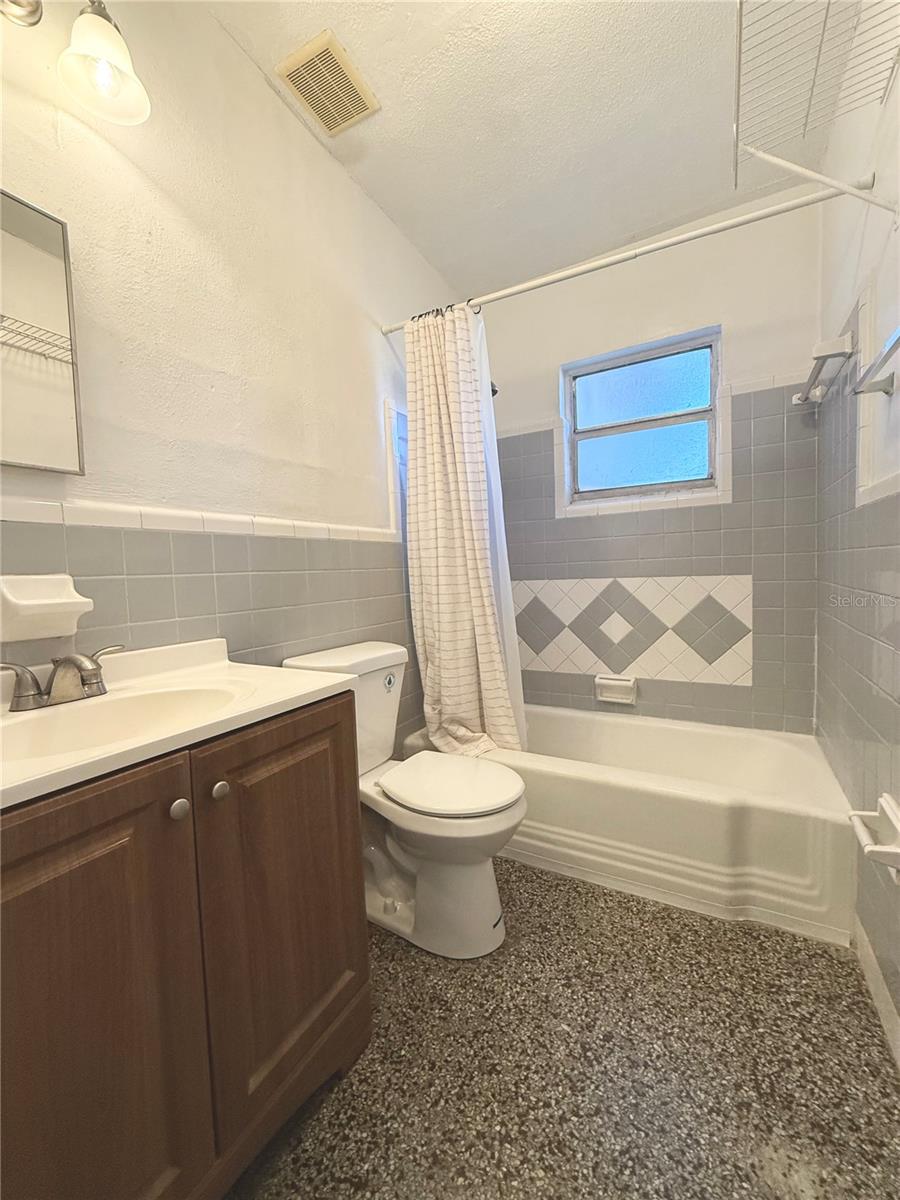 Image 15 of 24 For 2207 Vine Street