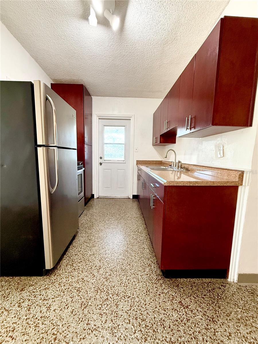 Image 9 of 24 For 2207 Vine Street