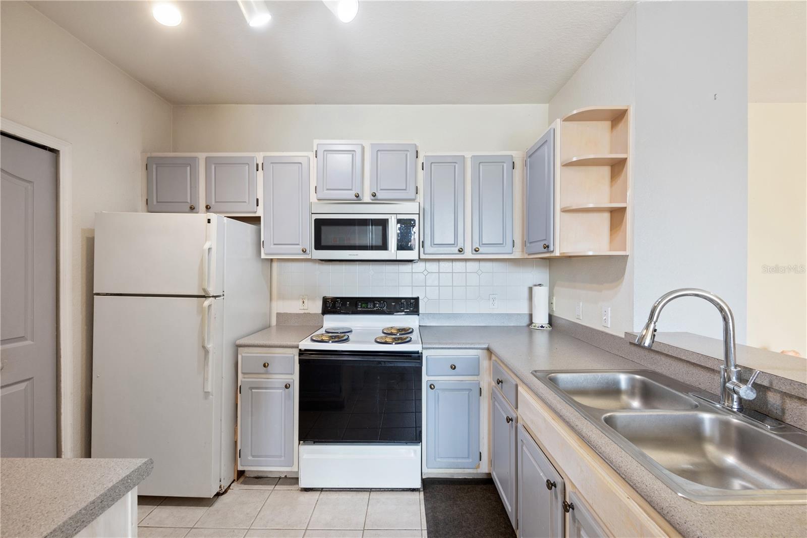 Image 15 of 74 For 1175 Lake Shadow Circle 4308