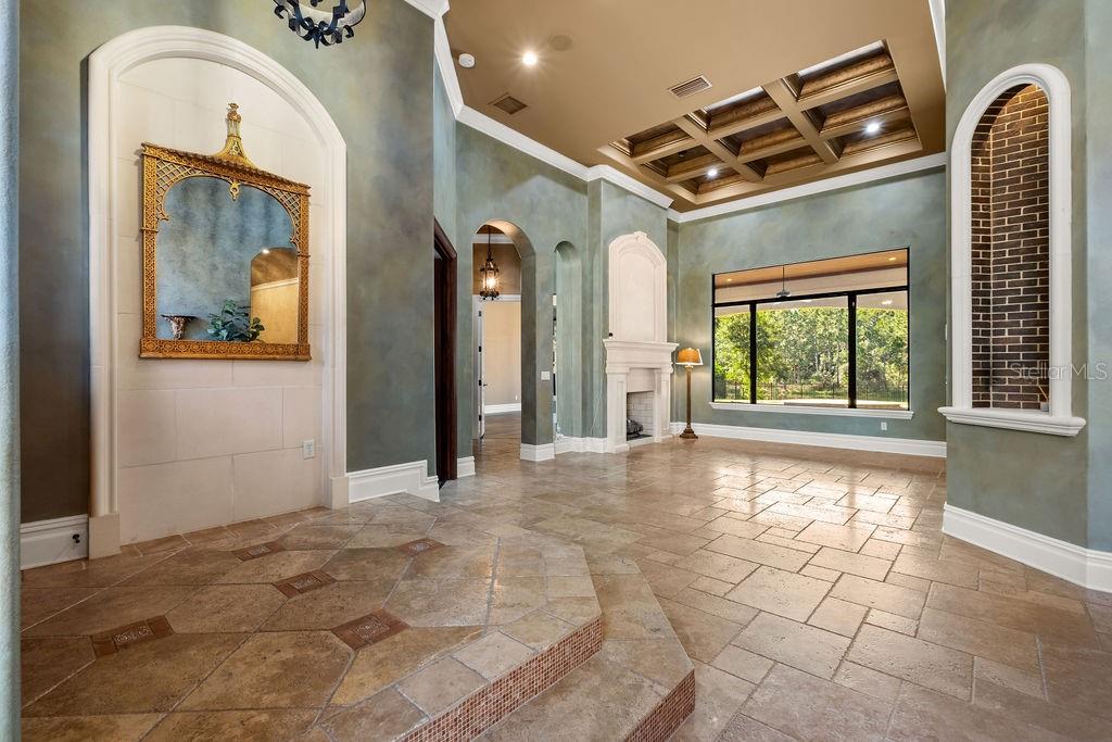 Image 10 of 47 For 6130 Grosvenor Shore Drive