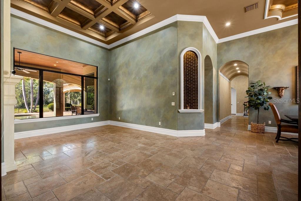 Image 11 of 47 For 6130 Grosvenor Shore Drive