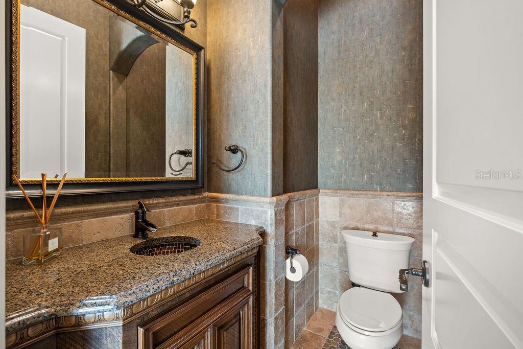 Image 17 of 47 For 6130 Grosvenor Shore Drive