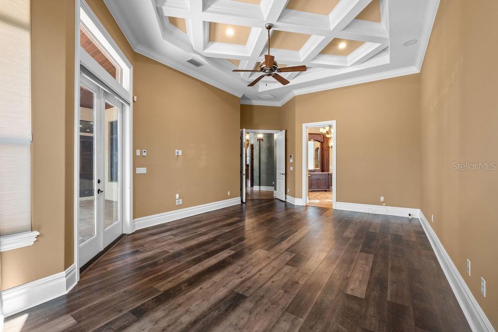 Image 21 of 47 For 6130 Grosvenor Shore Drive