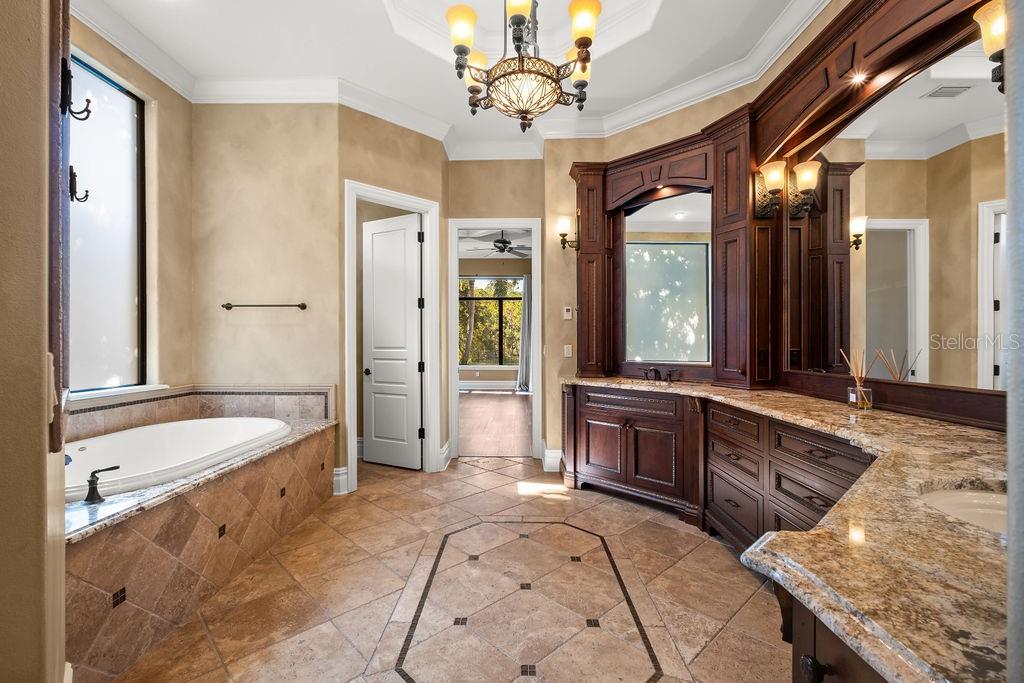 Image 23 of 47 For 6130 Grosvenor Shore Drive