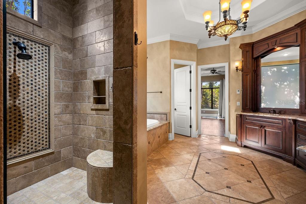 Image 24 of 47 For 6130 Grosvenor Shore Drive