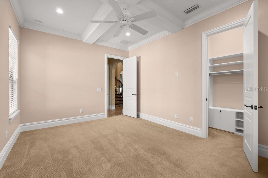 Image 27 of 47 For 6130 Grosvenor Shore Drive