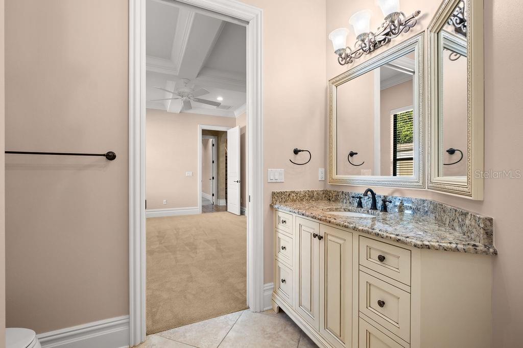 Image 29 of 47 For 6130 Grosvenor Shore Drive