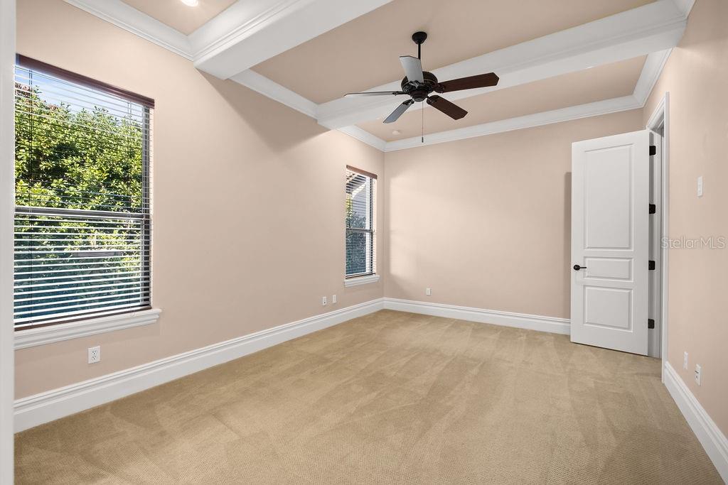 Image 30 of 47 For 6130 Grosvenor Shore Drive