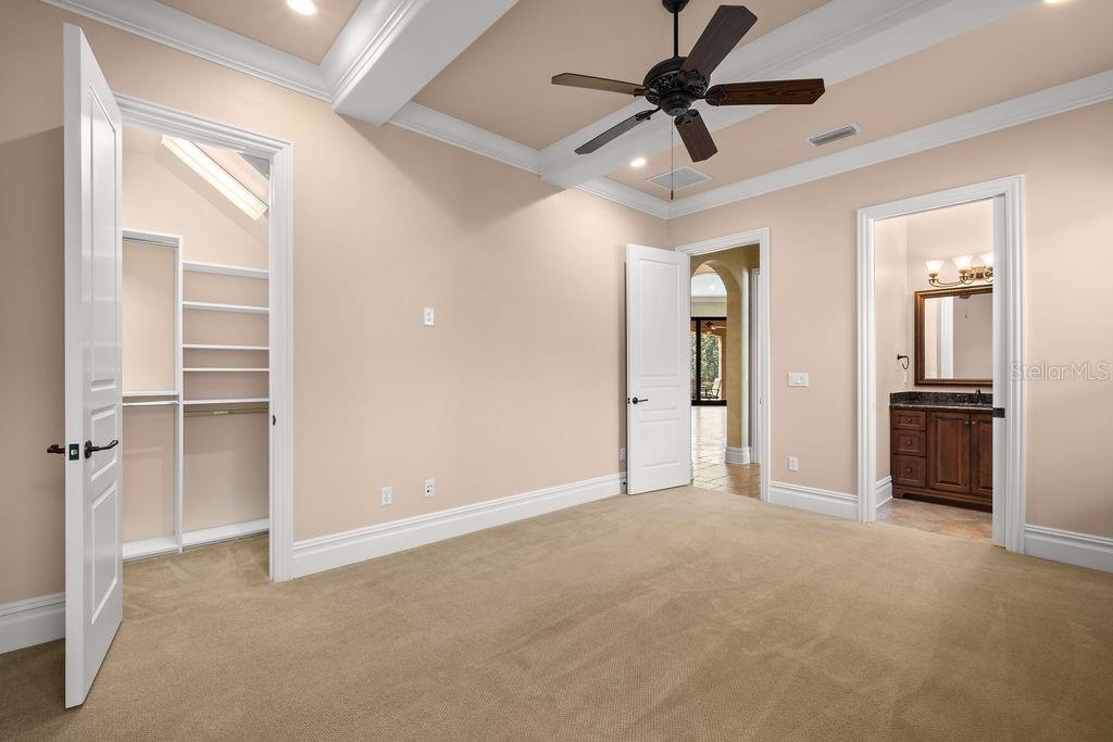 Image 31 of 47 For 6130 Grosvenor Shore Drive