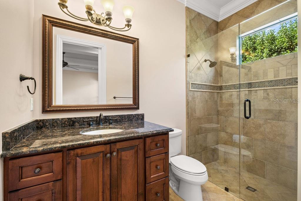 Image 32 of 47 For 6130 Grosvenor Shore Drive