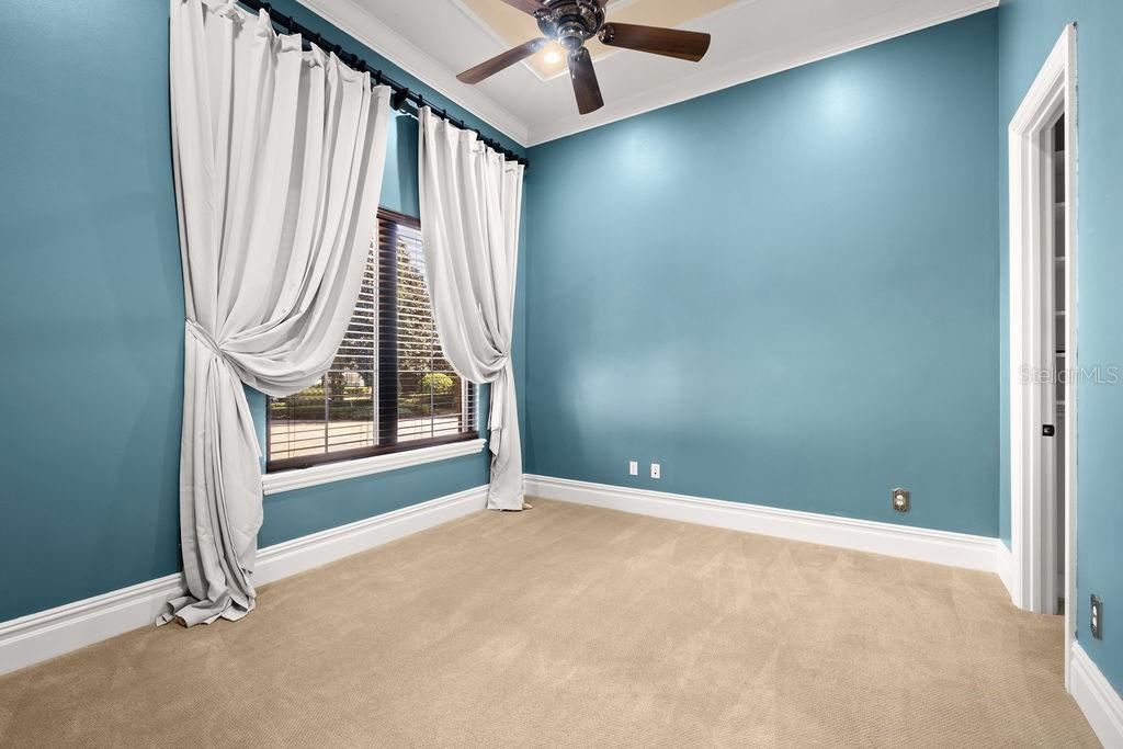 Image 33 of 47 For 6130 Grosvenor Shore Drive