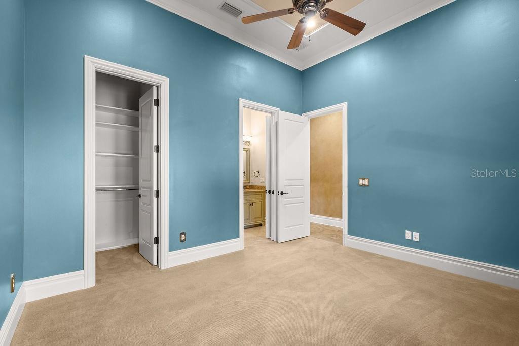 Image 34 of 47 For 6130 Grosvenor Shore Drive