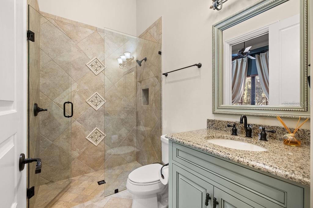 Image 35 of 47 For 6130 Grosvenor Shore Drive