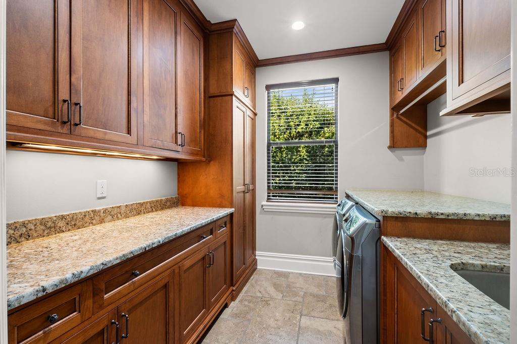 Image 36 of 47 For 6130 Grosvenor Shore Drive