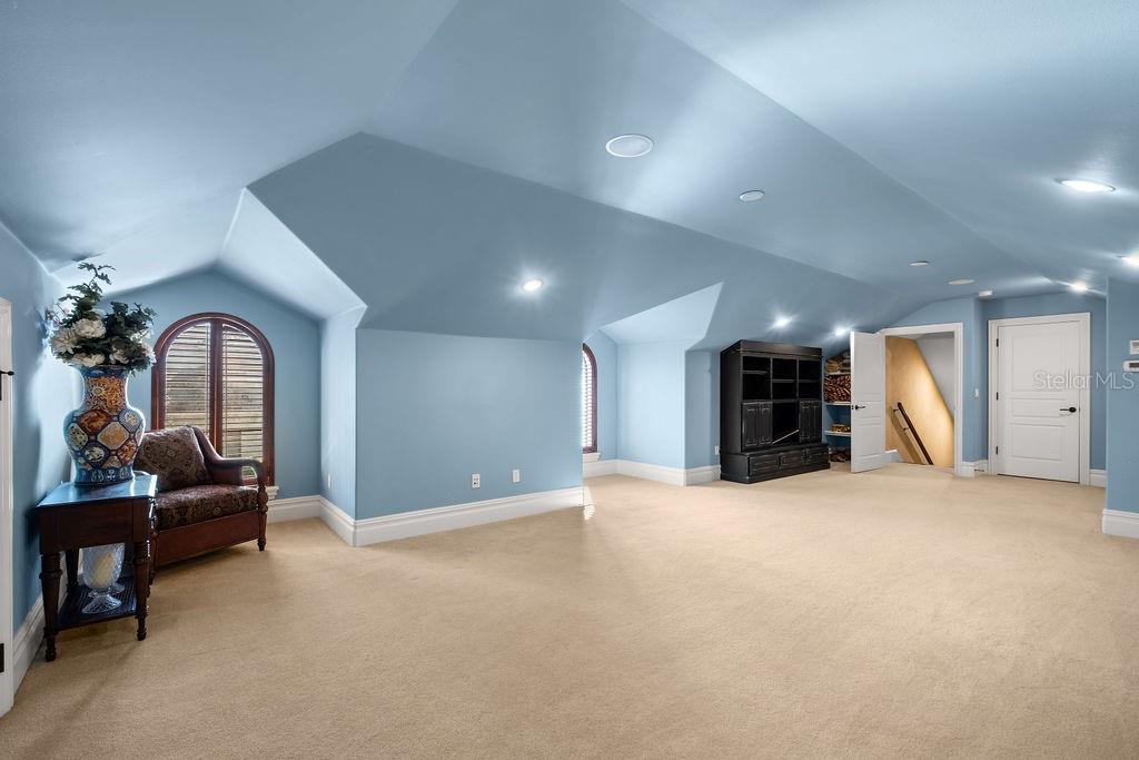 Image 40 of 47 For 6130 Grosvenor Shore Drive