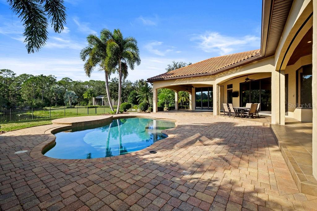 Image 44 of 47 For 6130 Grosvenor Shore Drive