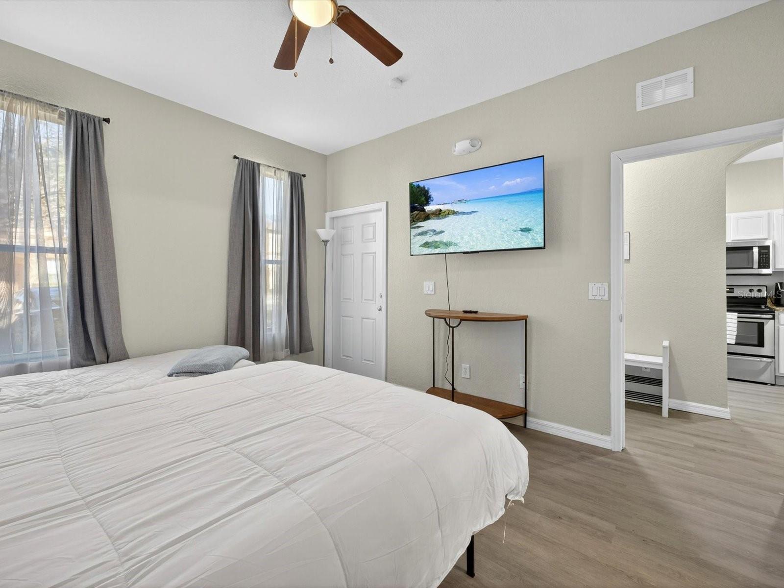 Image 15 of 49 For 3948 Calabria Avenue