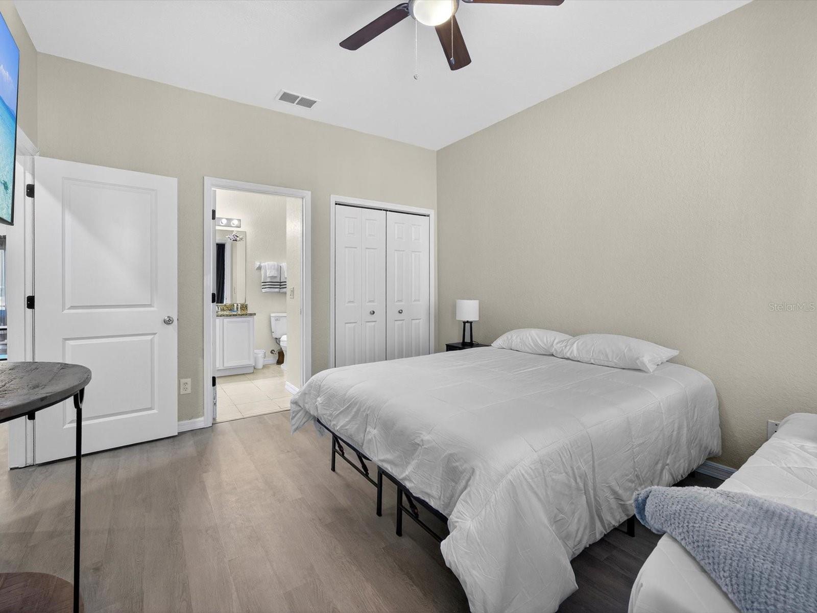 Image 16 of 49 For 3948 Calabria Avenue