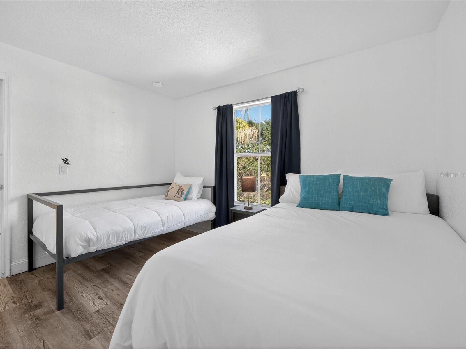 Image 23 of 49 For 3948 Calabria Avenue