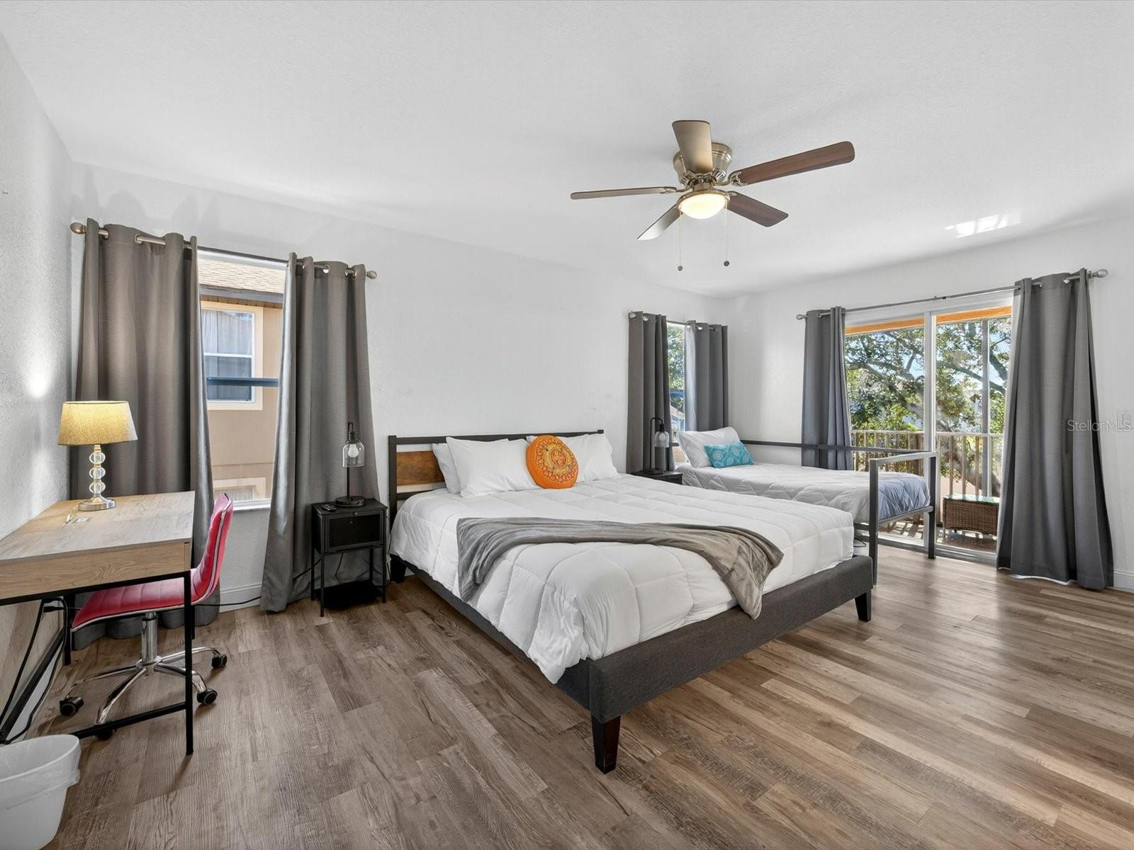 Image 24 of 49 For 3948 Calabria Avenue