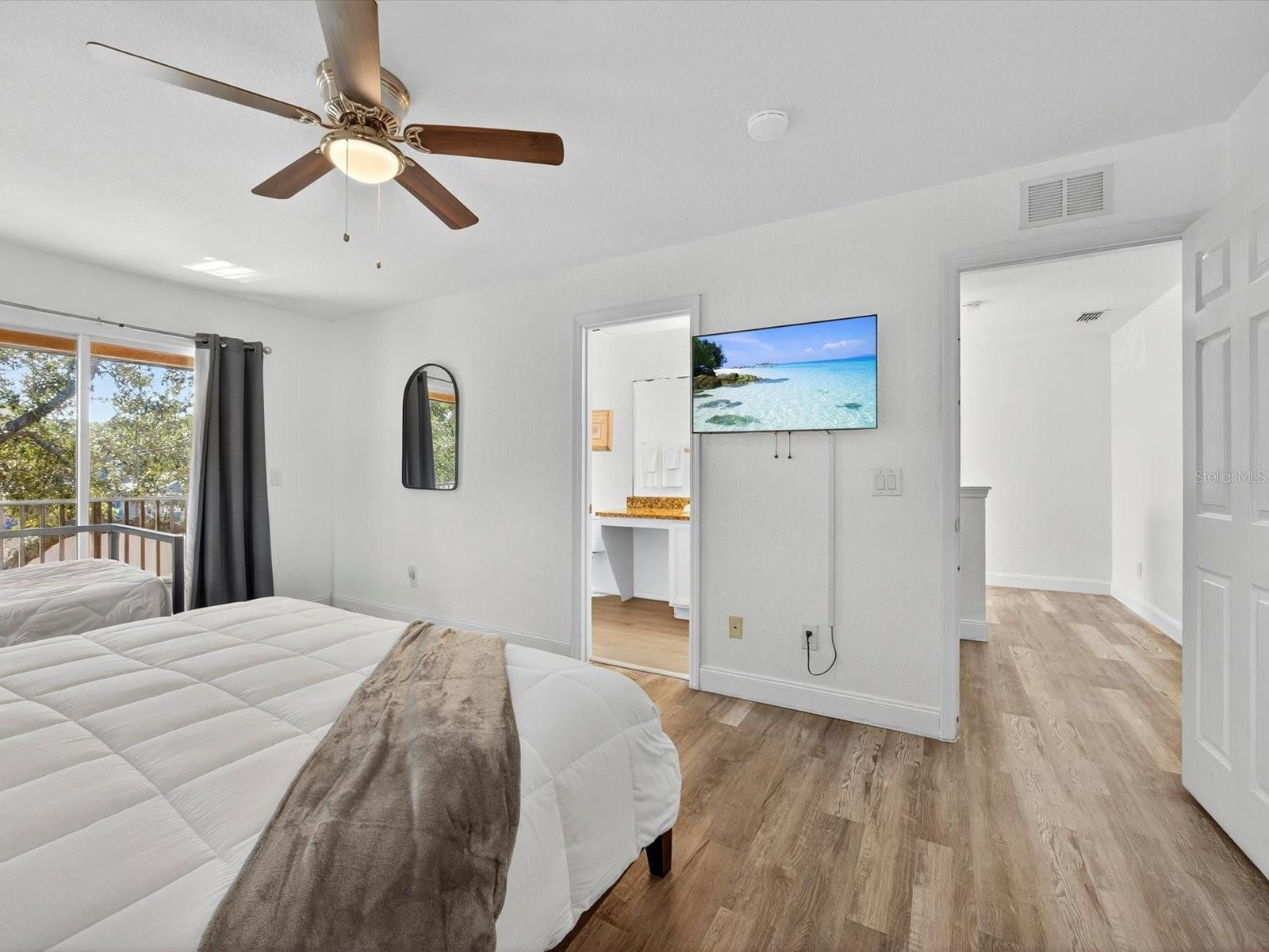 Image 25 of 49 For 3948 Calabria Avenue