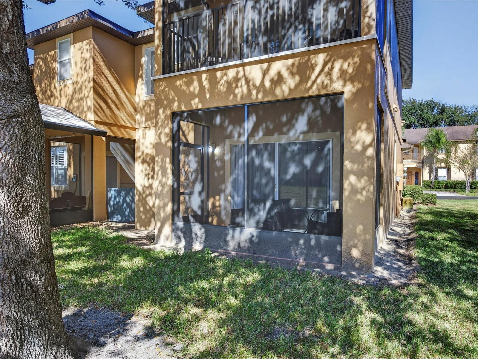 Image 35 of 49 For 3948 Calabria Avenue