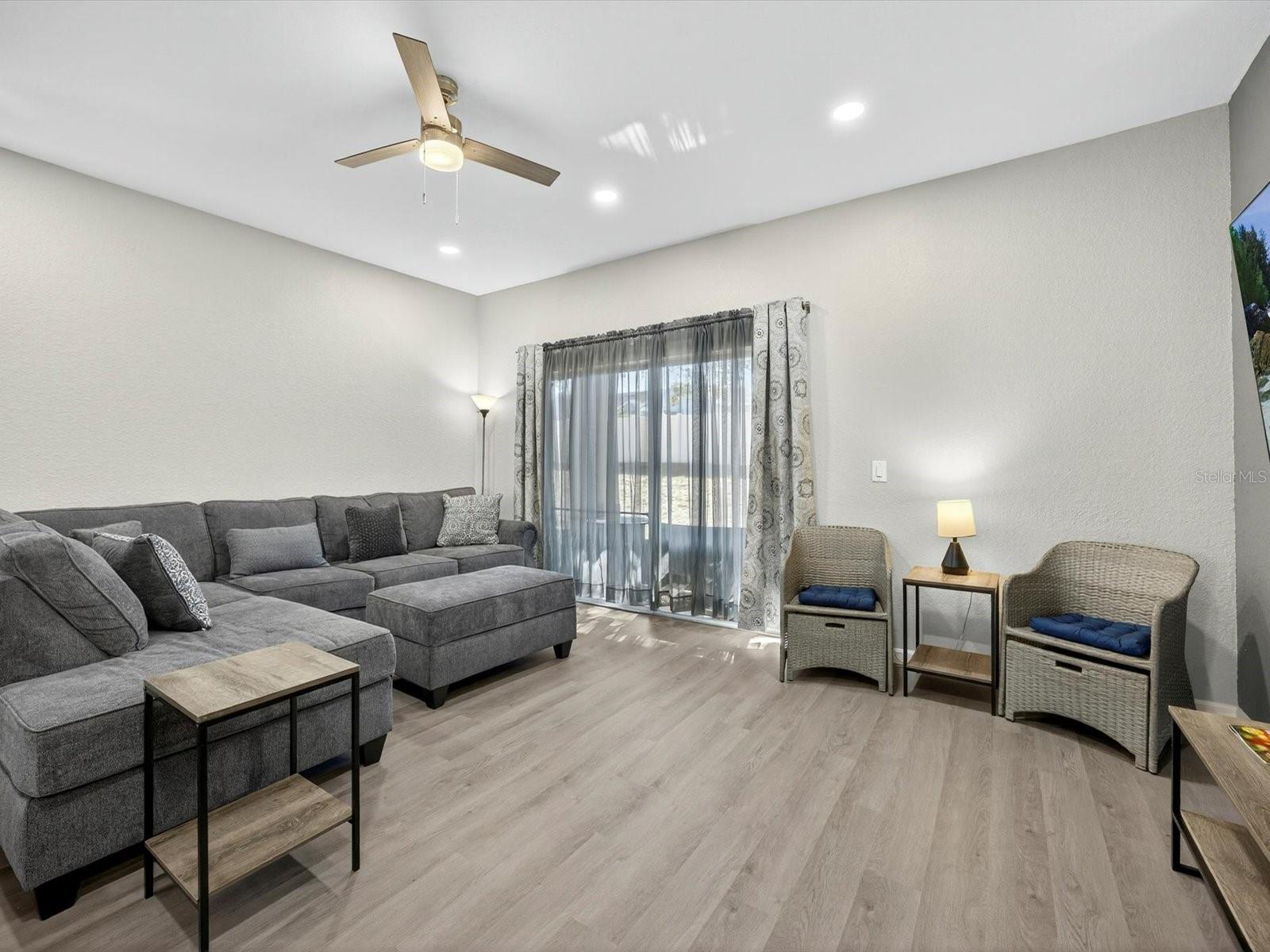 Image 6 of 49 For 3948 Calabria Avenue