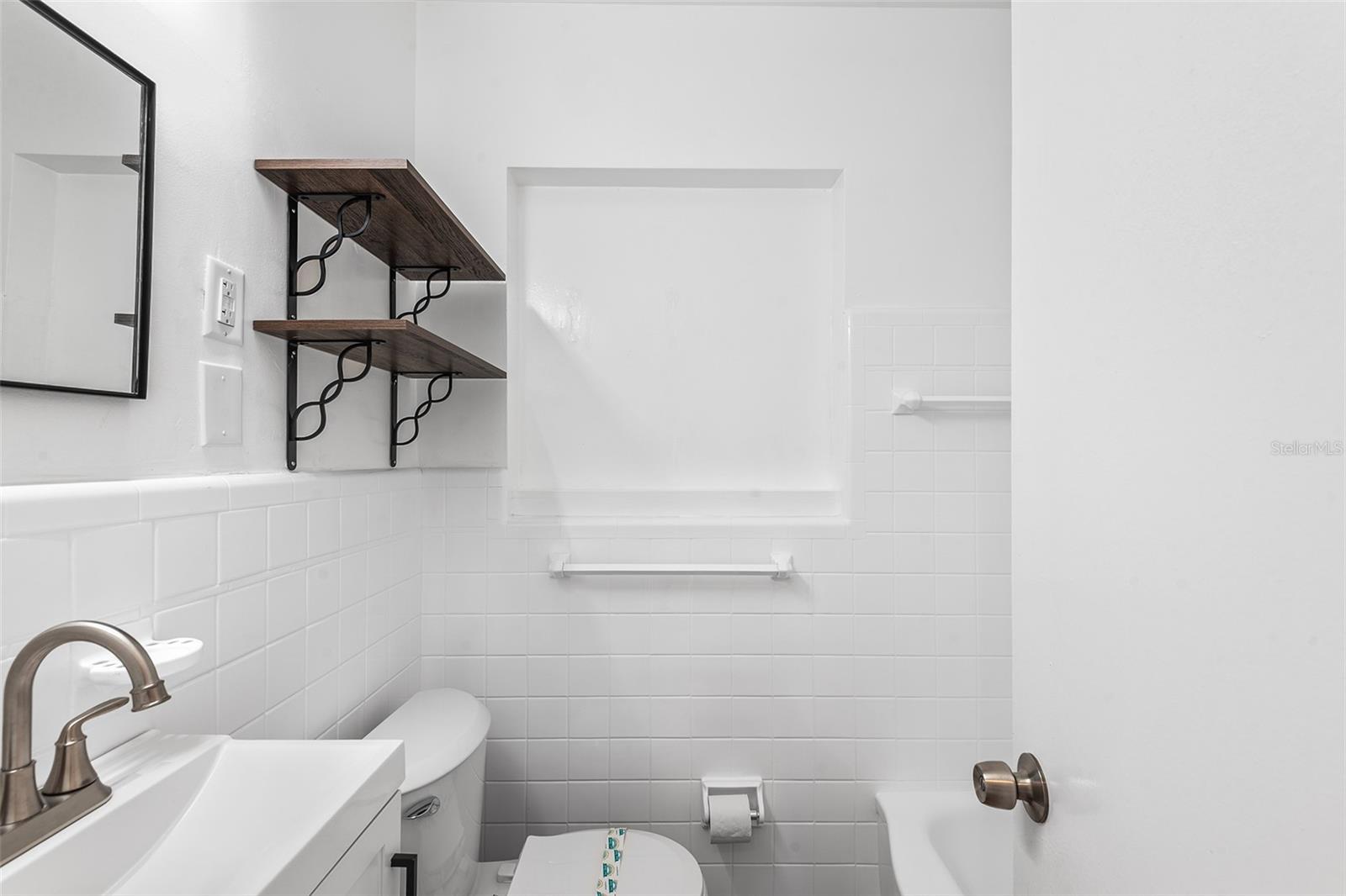 Image 12 of 16 For 1517 Gray Street S