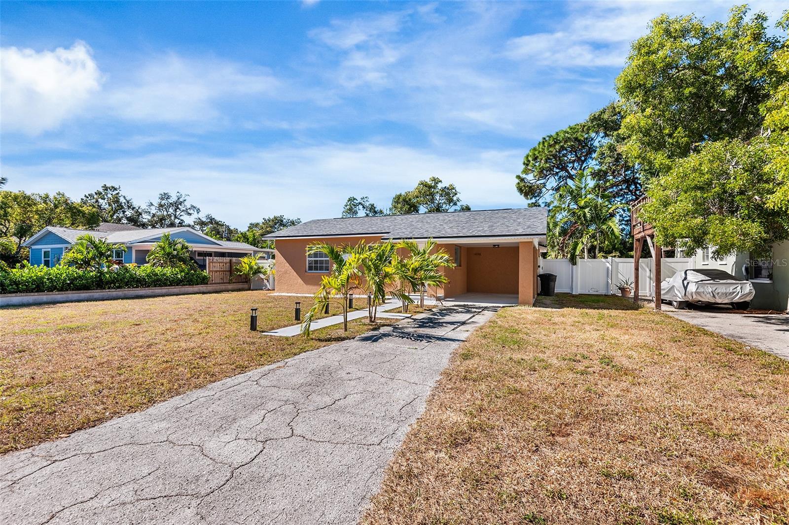 Image 2 of 16 For 1517 Gray Street S