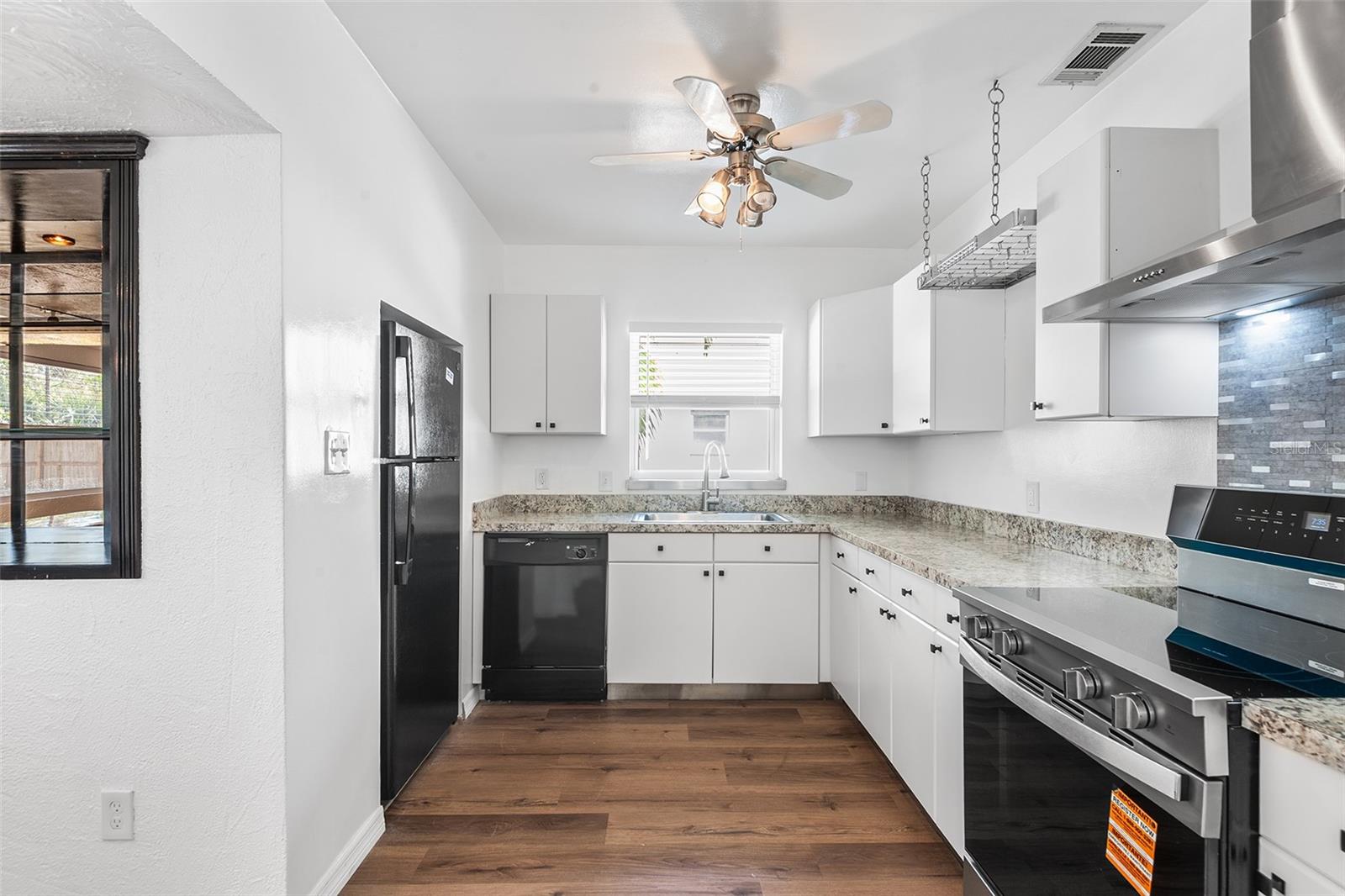 Image 5 of 16 For 1517 Gray Street S