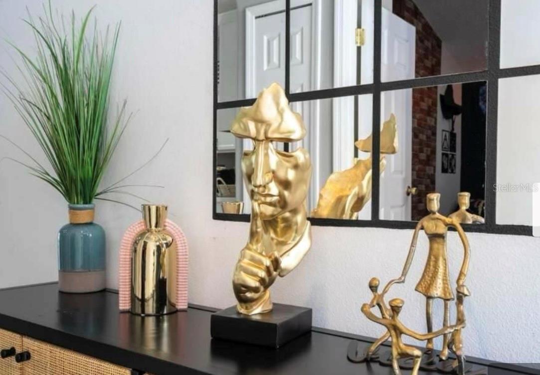 Image 11 of 42 For 16629 Rolling Green Drive