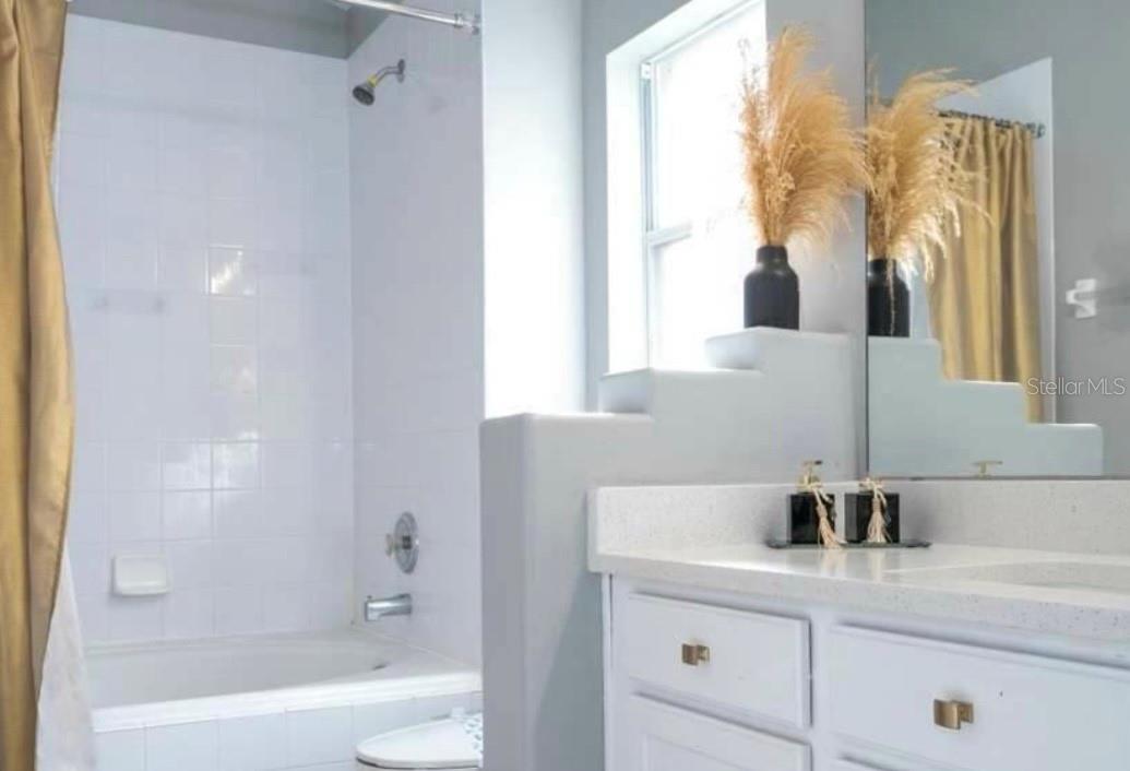 Image 16 of 42 For 16629 Rolling Green Drive