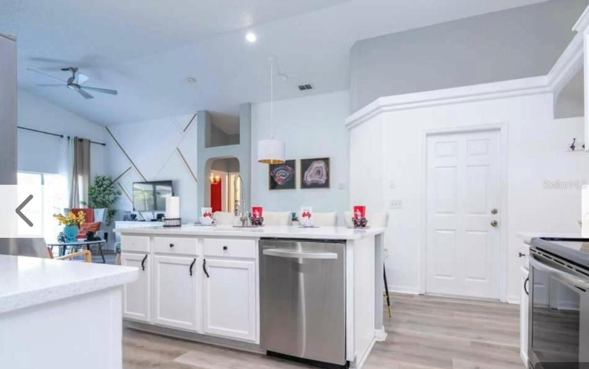 Image 19 of 42 For 16629 Rolling Green Drive