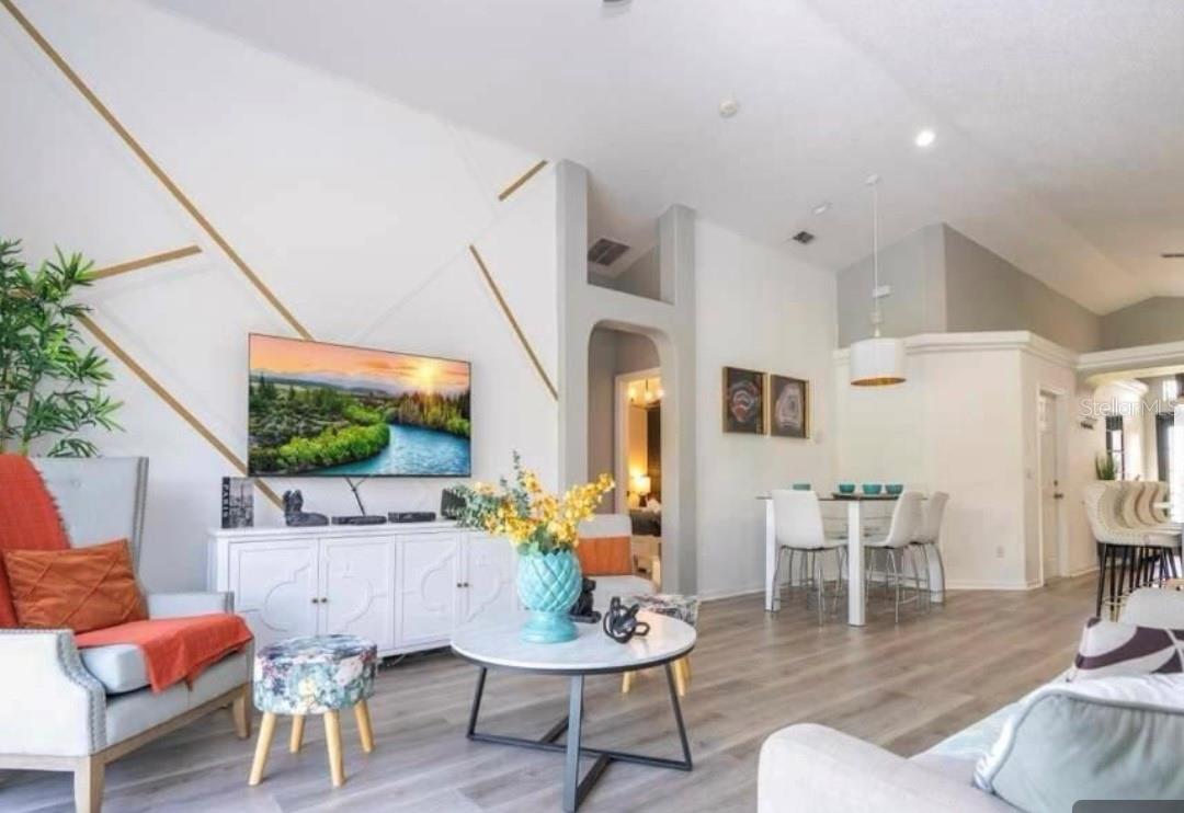 Image 22 of 42 For 16629 Rolling Green Drive