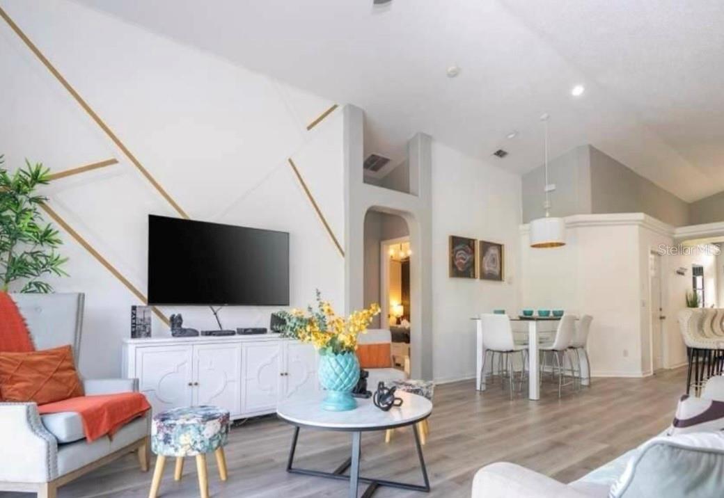 Image 29 of 42 For 16629 Rolling Green Drive