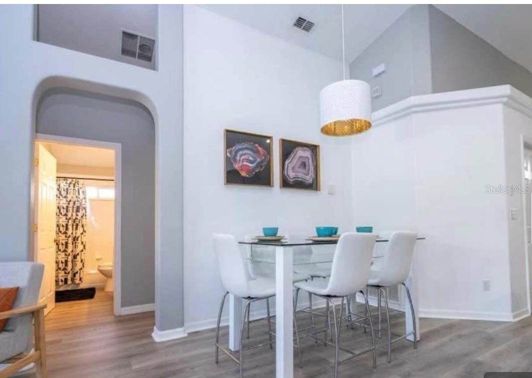 Image 30 of 42 For 16629 Rolling Green Drive