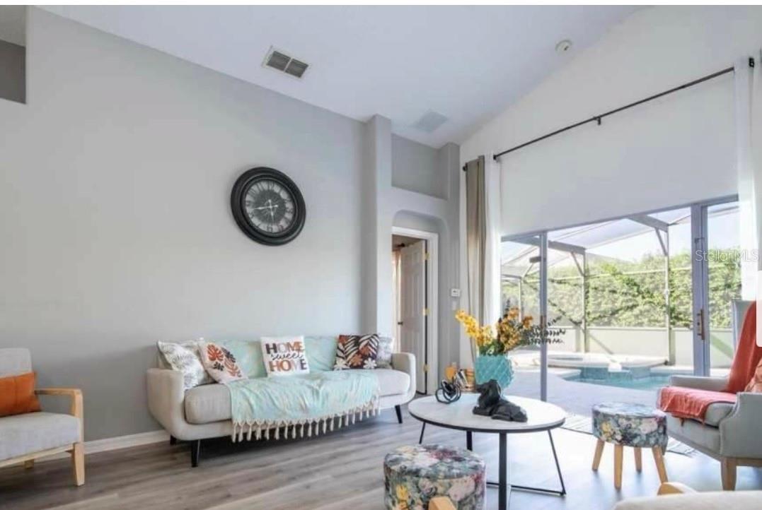 Image 32 of 42 For 16629 Rolling Green Drive