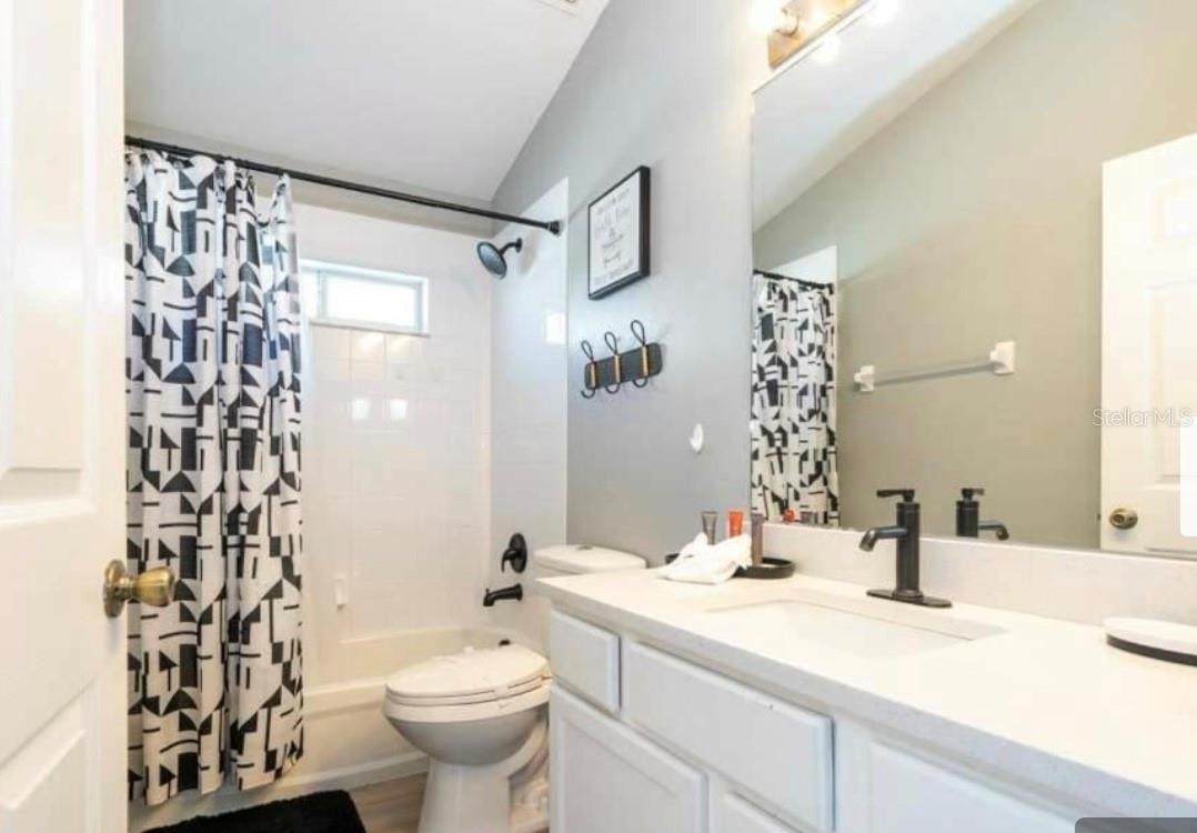 Image 34 of 42 For 16629 Rolling Green Drive