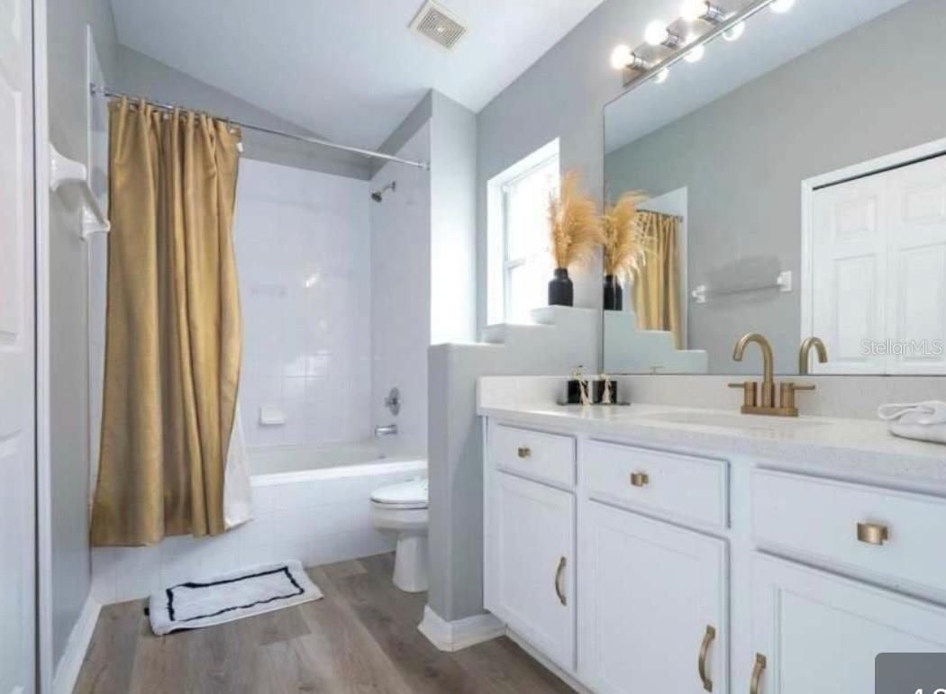 Image 35 of 42 For 16629 Rolling Green Drive