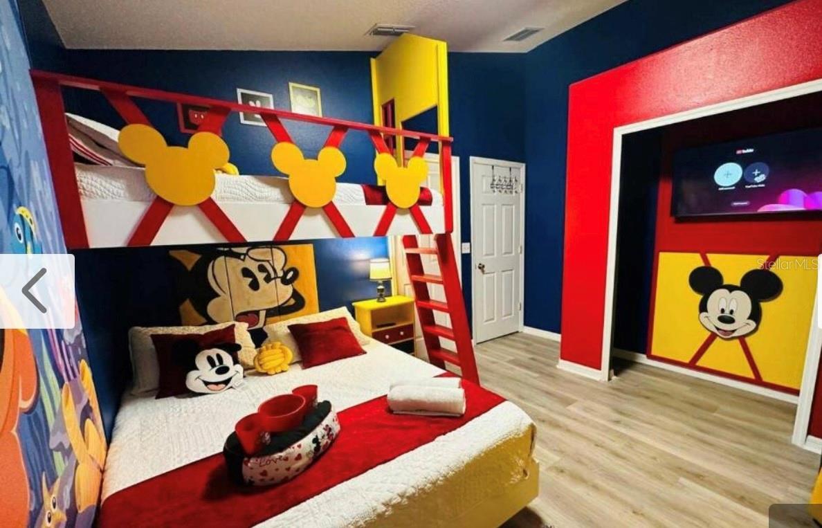 Image 5 of 42 For 16629 Rolling Green Drive