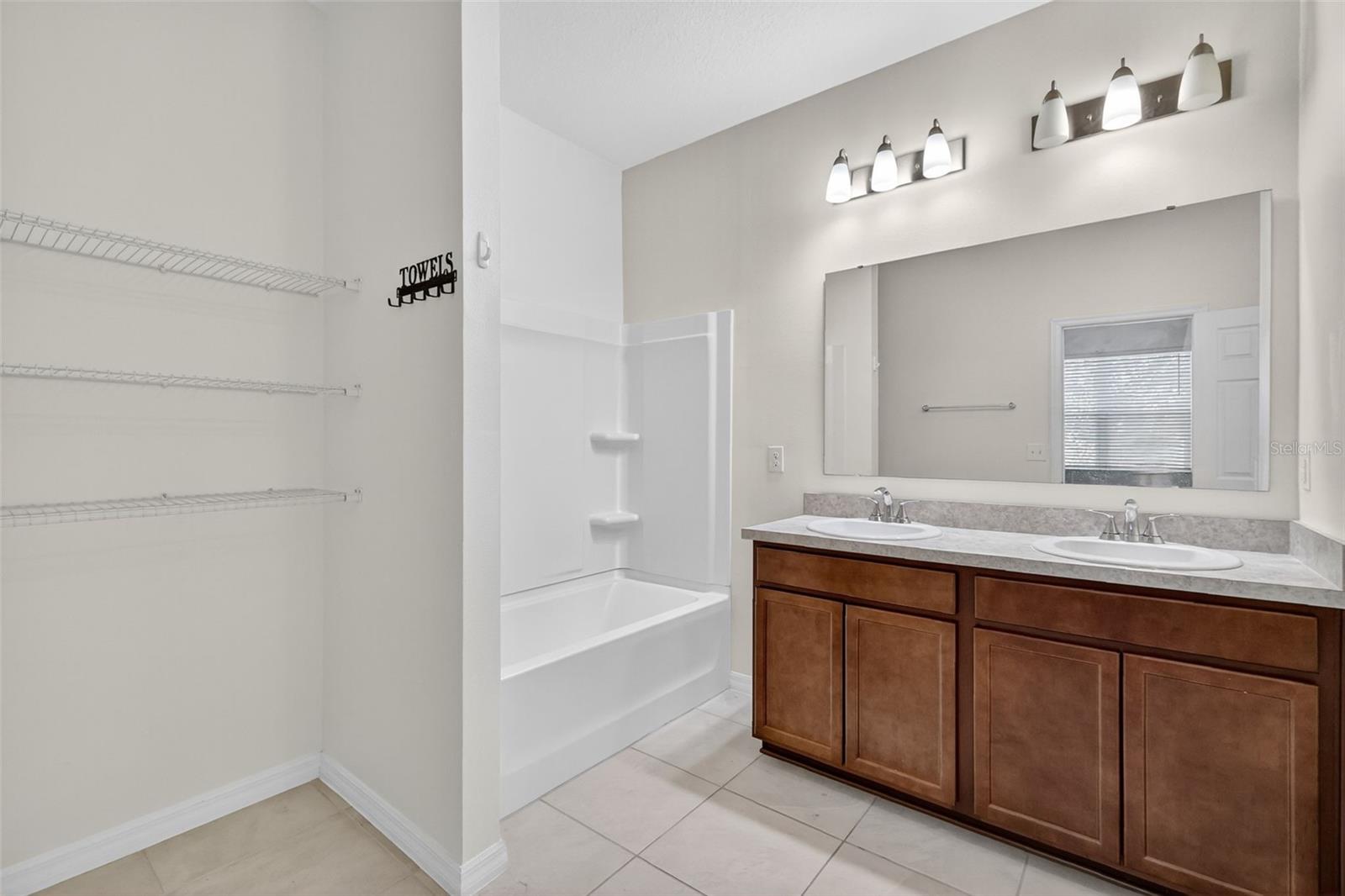 Image 27 of 31 For 7163 Cruz Court