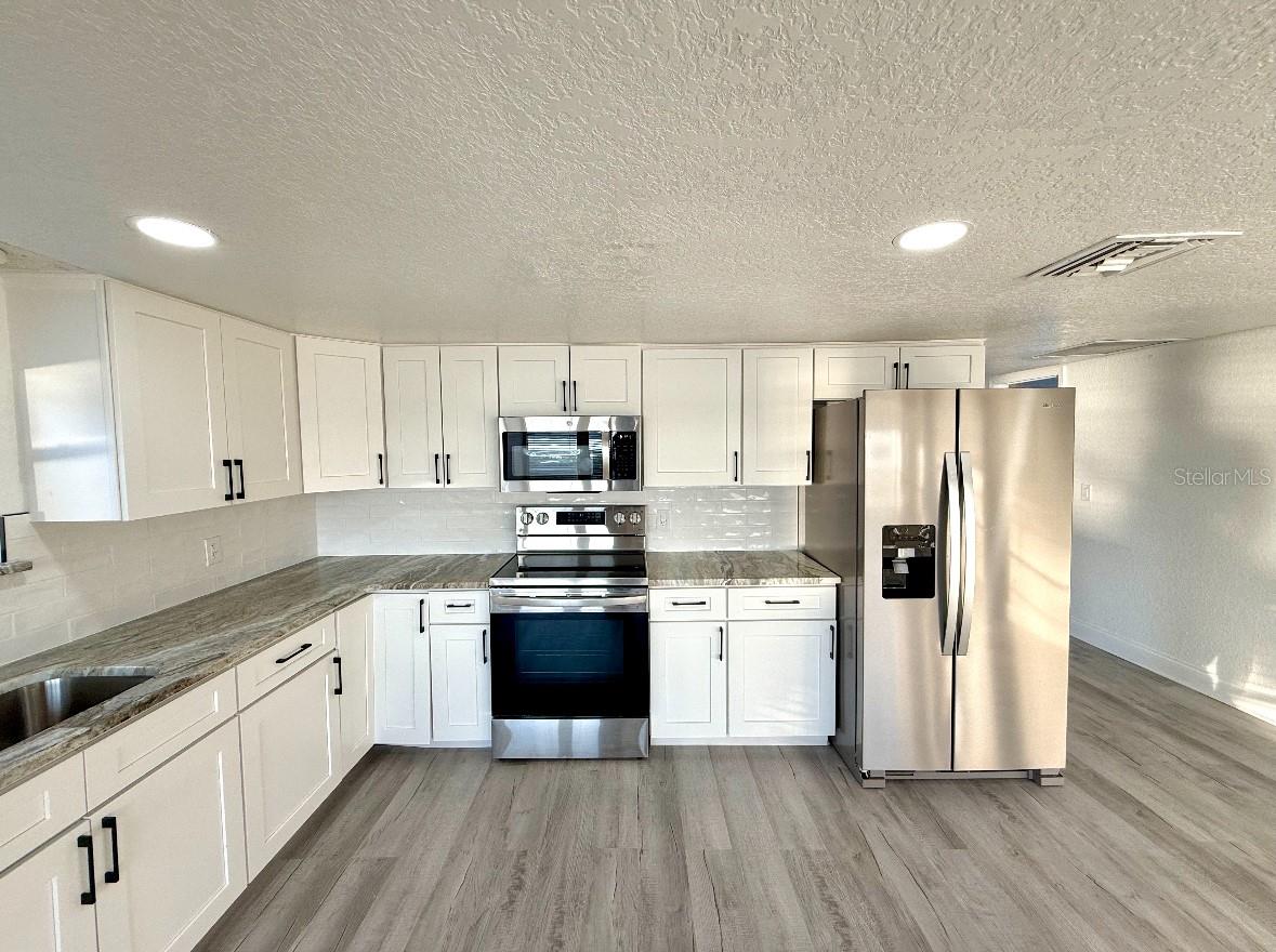 Image 4 of 13 For 715 Silver Star Road