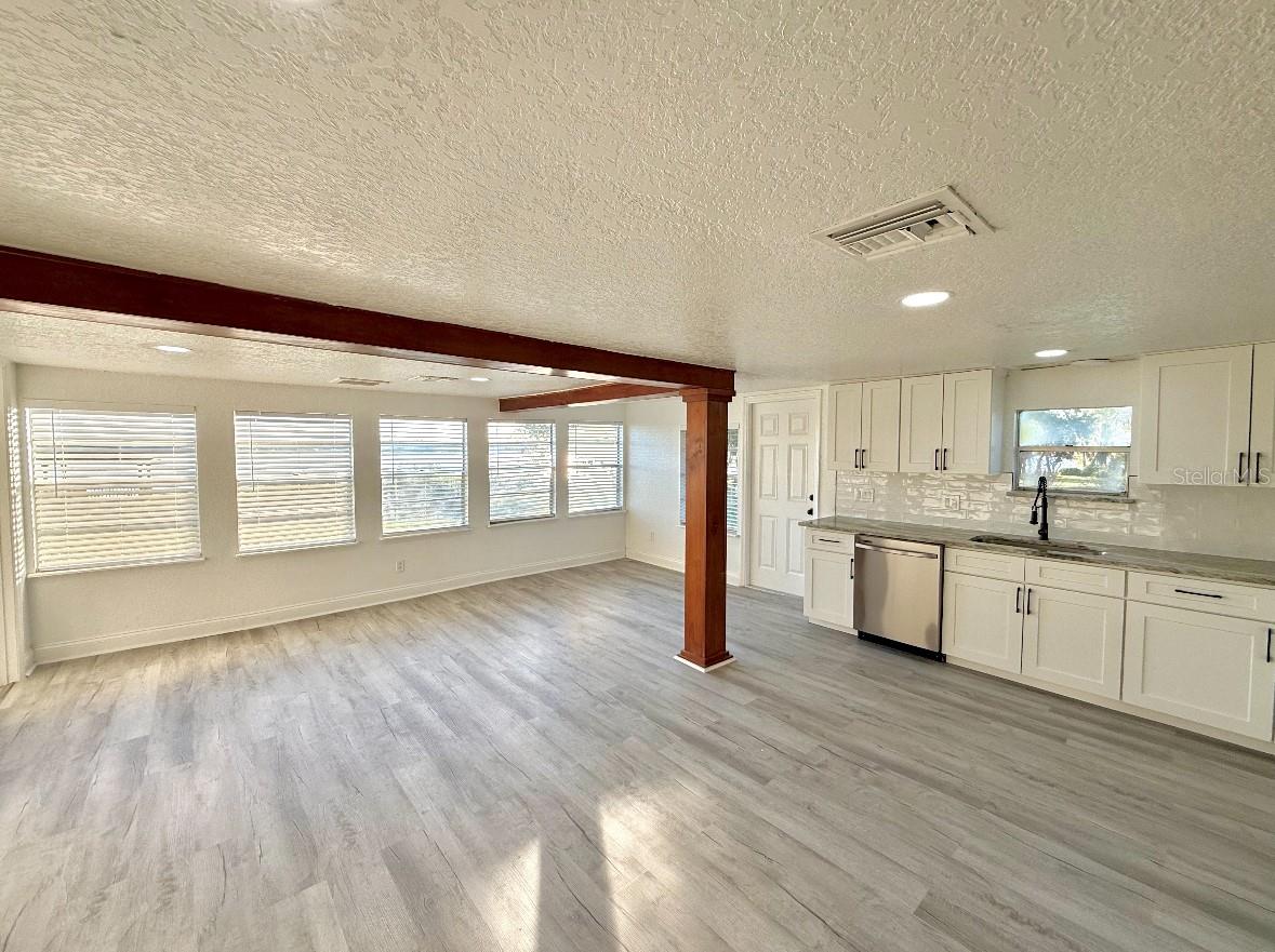 Image 5 of 13 For 715 Silver Star Road