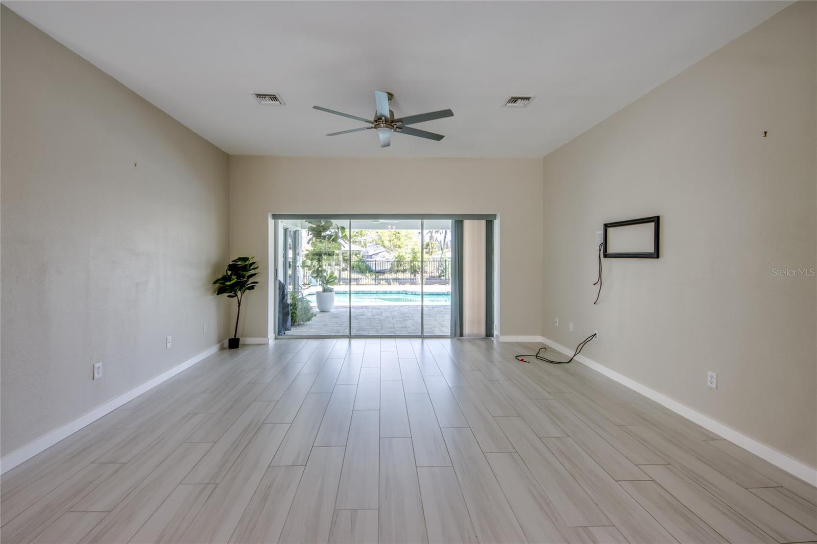 Image 17 of 46 For 3446 Pinetree Drive